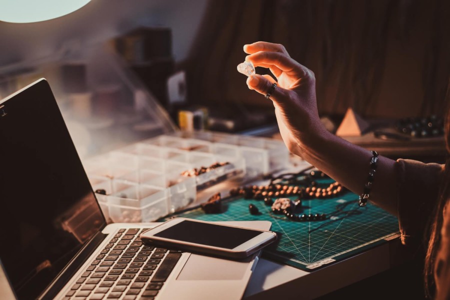 Affiliate Program for Jewelry and Fashion Businesses: How to Build One