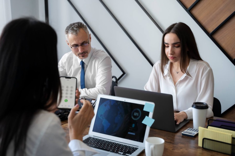 MLM Software for the Insurance Industry: Compliance and Commission Features